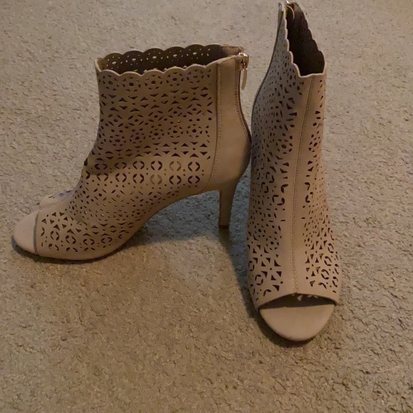 Ladies Size 11 Tan Stiletto Heel  Peep-Toe Boot-NEW - Picture 2 of 7